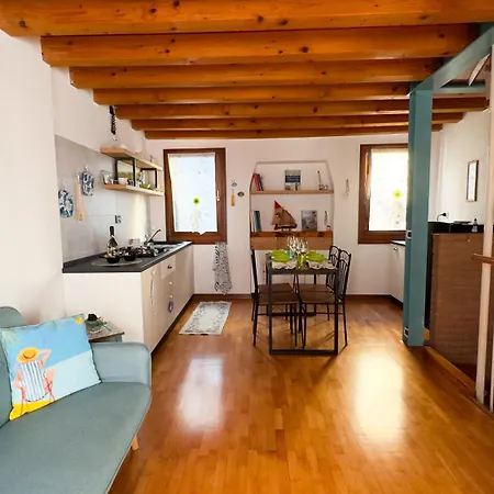 Di Sole E Dazzurro By Ca-sa Check * Chioggia